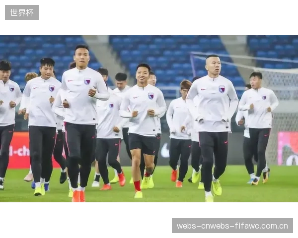 球队在三国间的穿梭也将增加媒体跟队难度，如何管理信息发布并减轻球员压力是新课题。